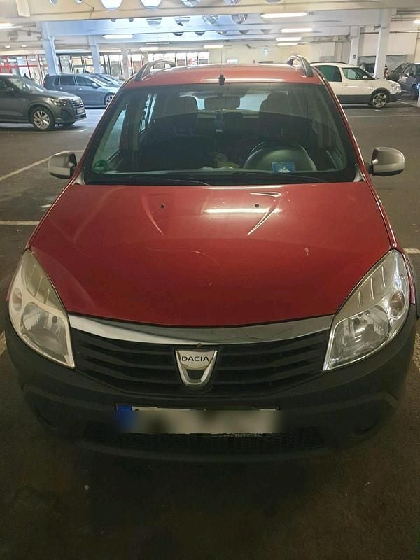 Rot Gebraucht 2011 Dacia Sandero Stepway Kleinwagen | 1.800 € - Bild 1/4