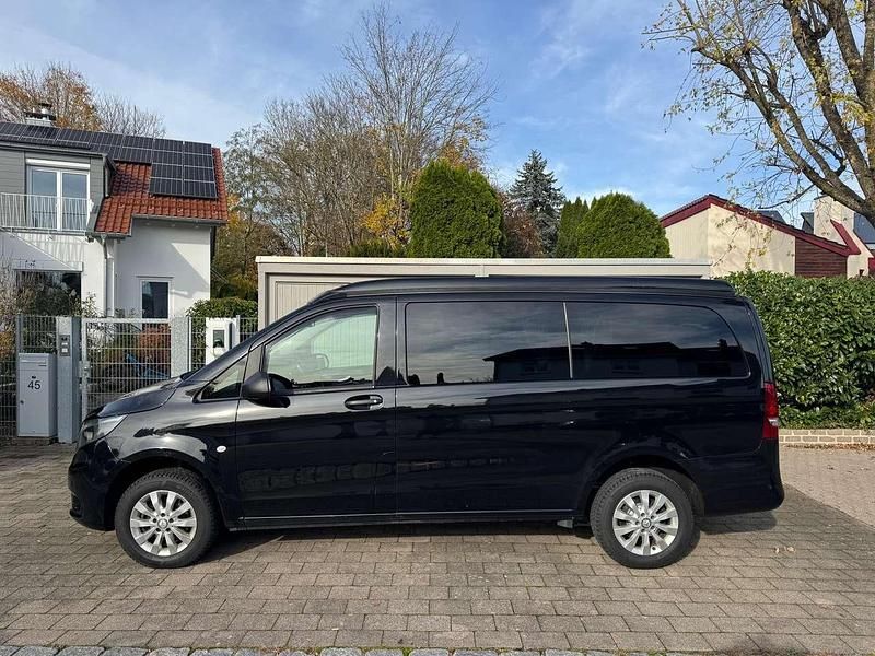Schwarz Gebraucht 2017 Mercedes Vito Active Kombi | 28.900 € - Bild 1/4