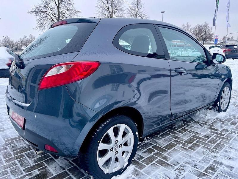 Gebraucht Mazda 2 Inclusive 75 PS (55 kW) 2009 Grau Kleinwagen