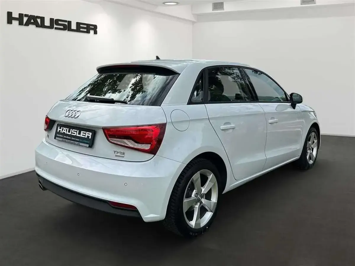 Gebraucht Audi A1 Sportback Sport 95 PS (69 kW) 2016 Weiß Kleinwagen