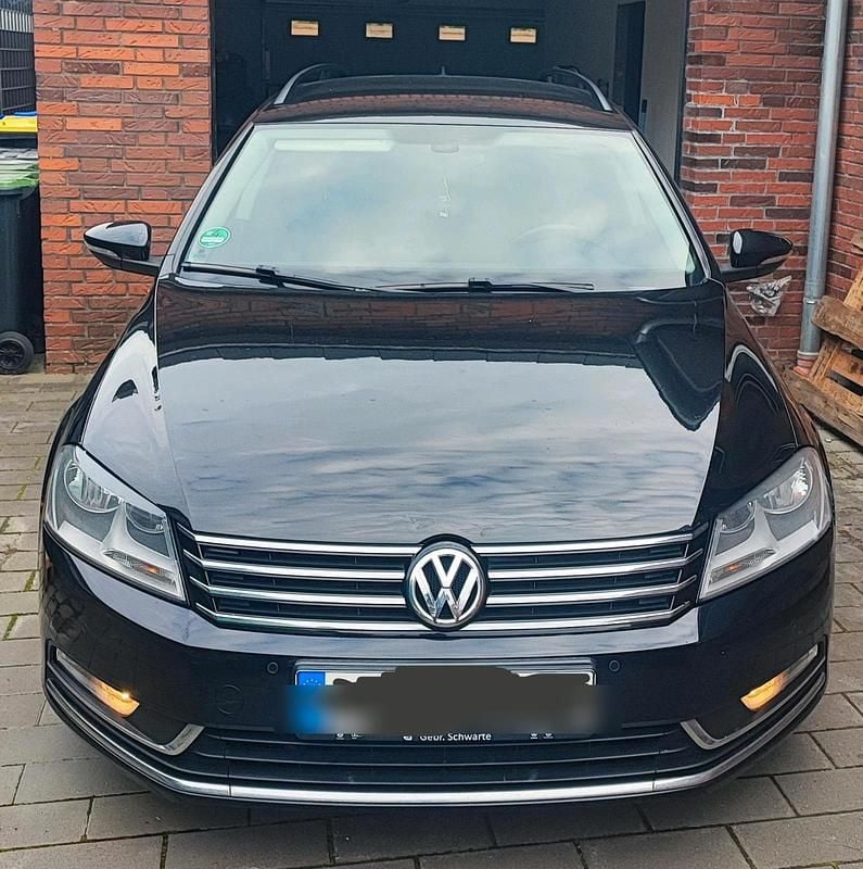 Schwarz Gebraucht 2013 VW Passat Kombi | 9.599 € (Etwas zu teuer) - Bild 1/4