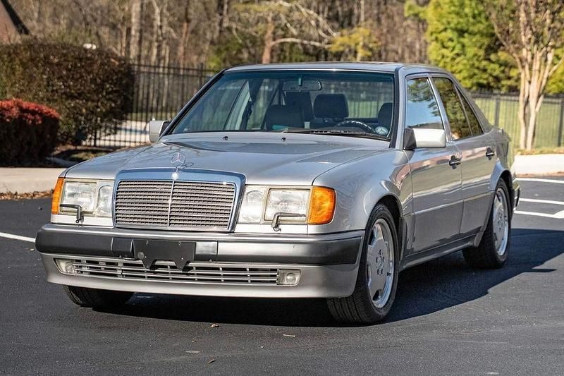 Gebraucht Mercedes E500 320 PS (235 kW) 1993 Silber Limousine
