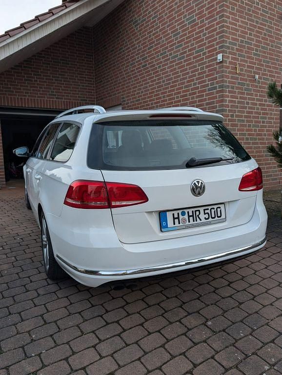 Gebraucht VW Passat R-line 160 PS (117 kW) 2016 Weiß Kombi