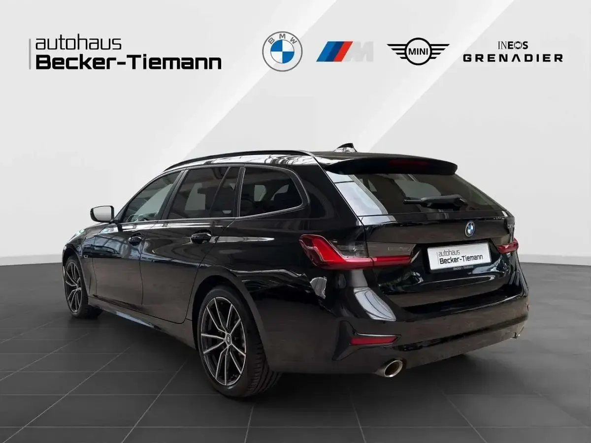 Gebraucht BMW 320e Advantage 204 PS (150 kW) 2022 Schwarz ii Kombi
