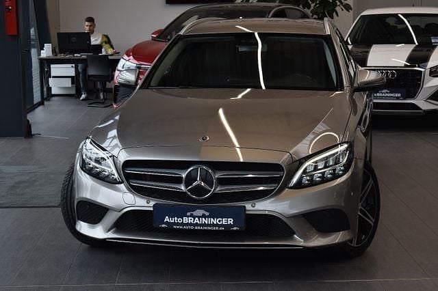 Silber Gebraucht 2020 Mercedes C300e Avantgarde Limousine | 19.980 € (Superpreis) - Bild 1/4