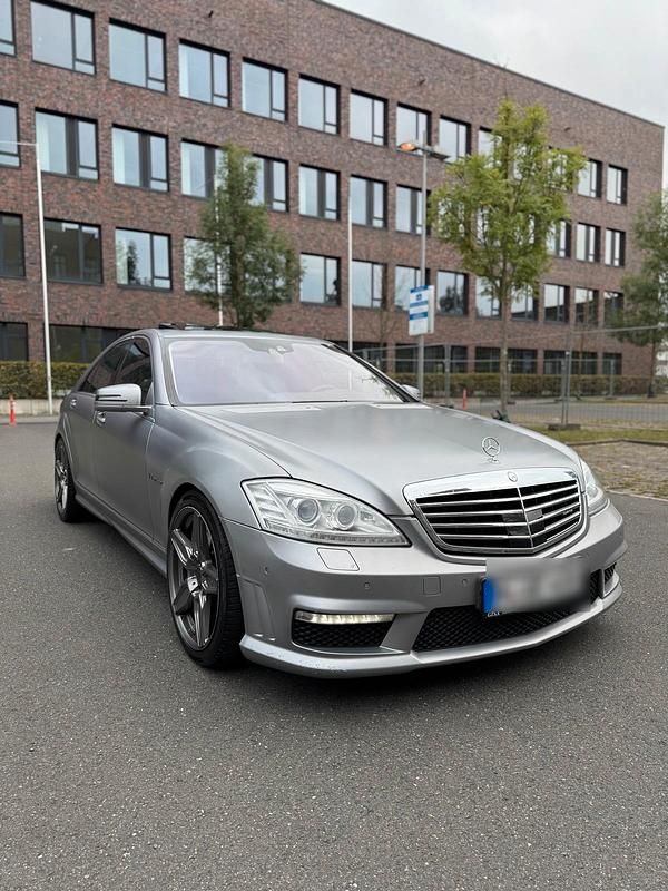 Grau Gebraucht 2010 Mercedes S63 AMG AMG Limousine | 21.990 € - Bild 1/4