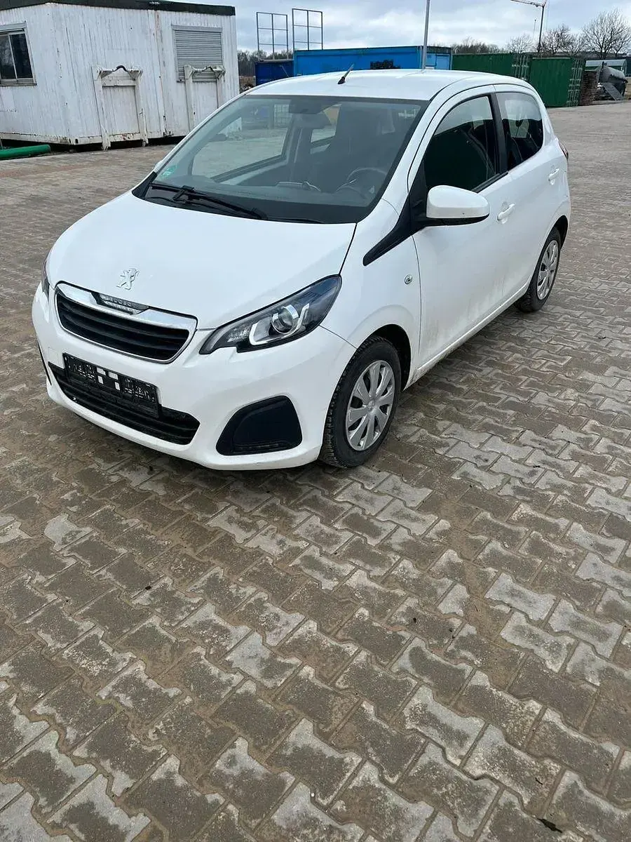 Gebraucht Peugeot 108 Active 69 PS (50 kW) 2018 Weiß Kleinwagen