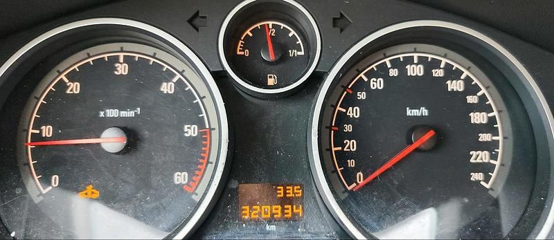 Usata Opel Astra 110 CV (80 kW) 2008 Nero Station wagon