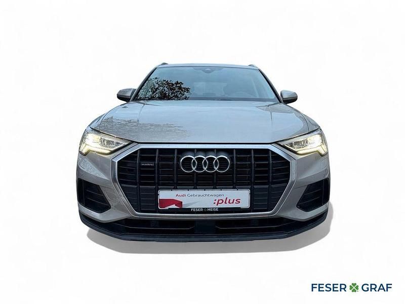 Gebraucht Audi Q3 Basis 190 PS (139 kW) 2023 Individuallackierungen audi... SUV