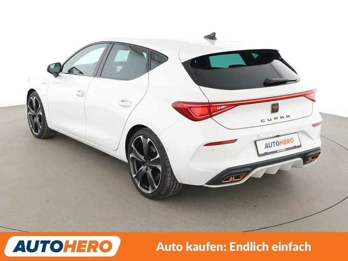 Gebraucht Cupra Leon VZ 245 PS (180 kW) 2021 Weiß Limousine