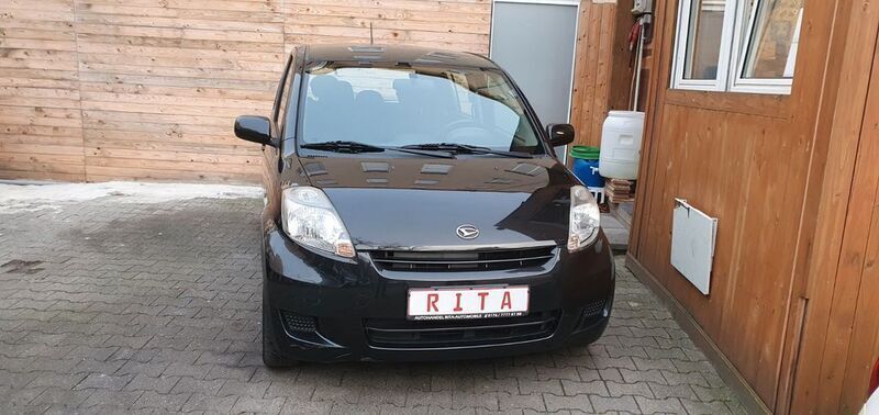 Schwarz Gebraucht 2010 Daihatsu Sirion Kleinwagen | 3.980 € (Etwas zu teuer) - Bild 1/4