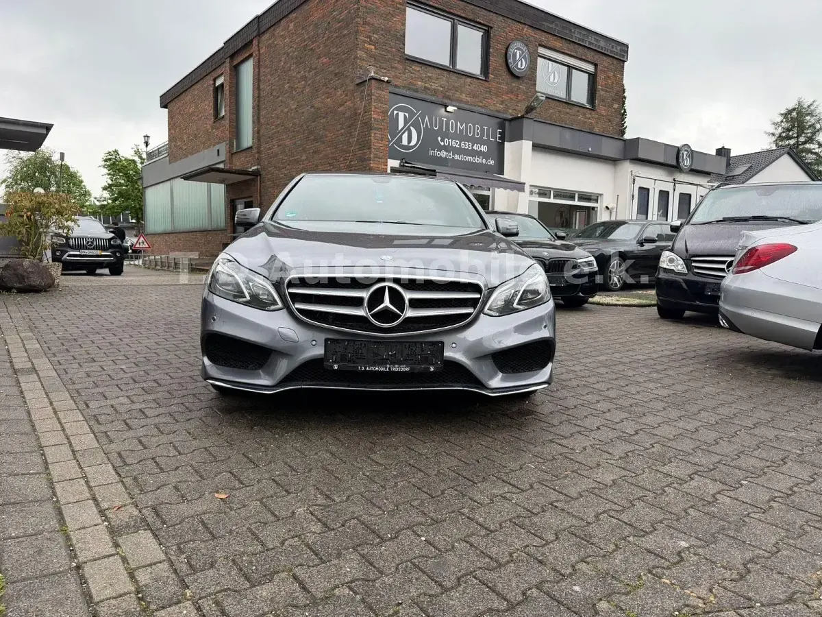 Gebraucht Mercedes E220 AMG 170 PS (125 kW) 2015 Grau Limousine