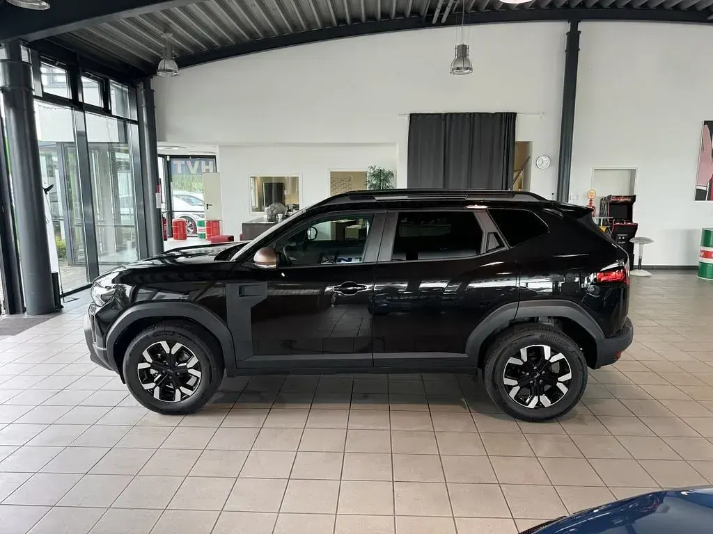 Second-hand Dacia Duster Extreme 141 CP (103 kW) 2024 Negru SUV
