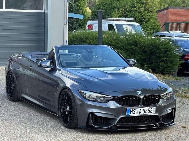 Grau Gebraucht 2020 BMW M4 Cabriolet Performance Cabrio | 60.058 € (Fairer Preis) - Bild 1/4
