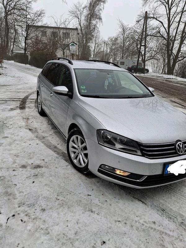 Gebraucht VW Passat 103 PS (75 kW) 2012 Grau Kombi