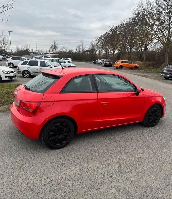 Gebraucht Audi A1 Design 89 PS (65 kW) 2011 Rot Kleinwagen