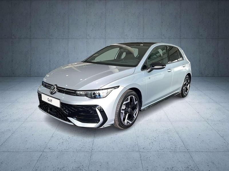 Gebraucht VW Golf VIII Style 150 PS (110 kW) 2025 Silber Limousine