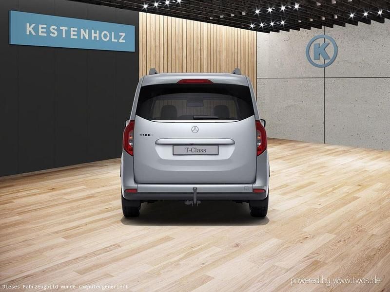 Gebraucht Mercedes T180 Progressive 116 PS (85 kW) 2024 Silber Van / Kleinbus