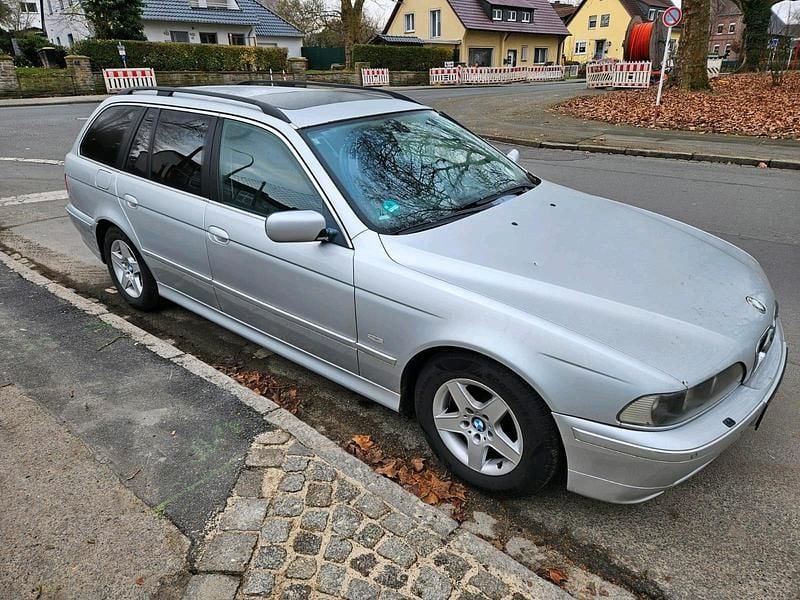 Silber Gebraucht 2003 BMW 525 Kombi | 1.699 € (Superpreis) - Bild 1/4