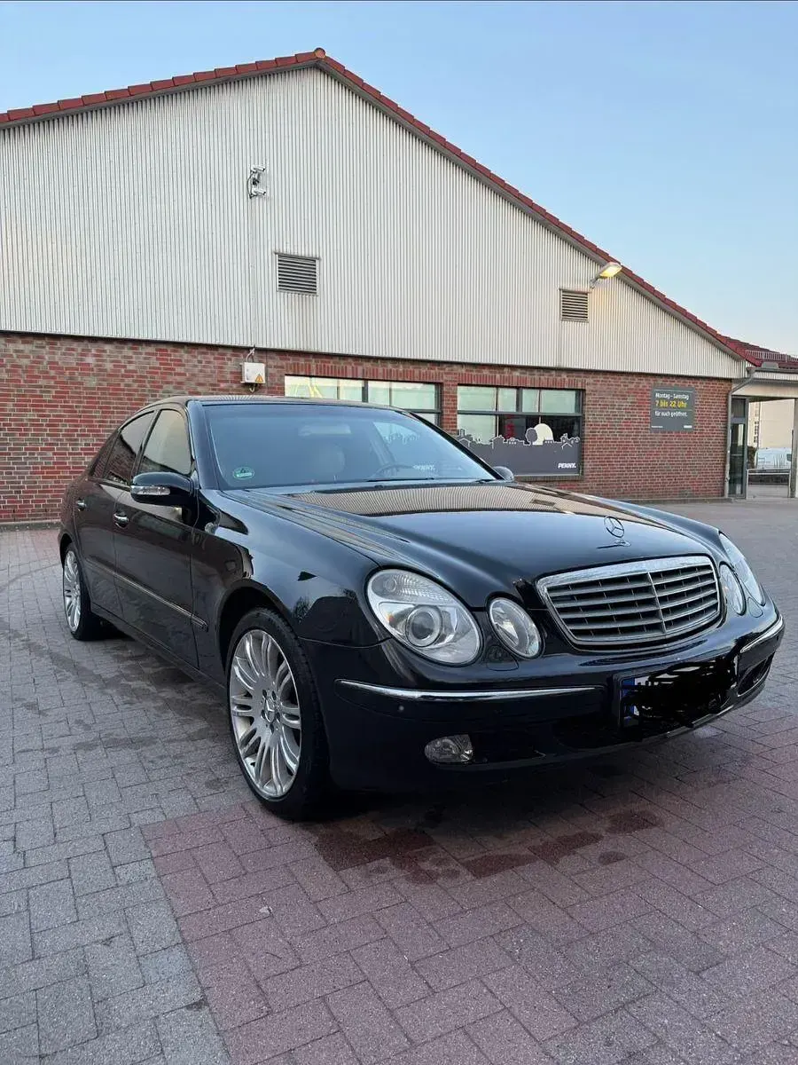 Gebraucht Mercedes E500 Elegance 306 PS (225 kW) 2004 Limousine