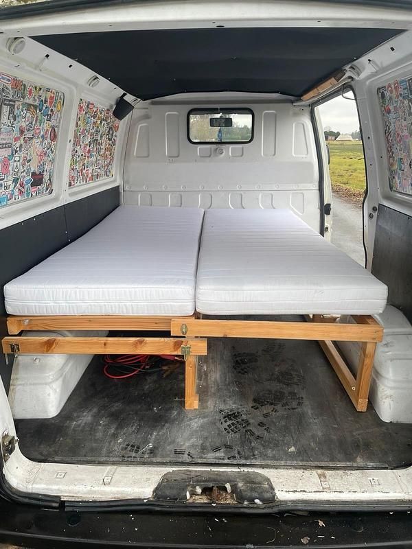 Second-hand VW Transporter 77 CP (56 kW) 1995 Argintiu Van