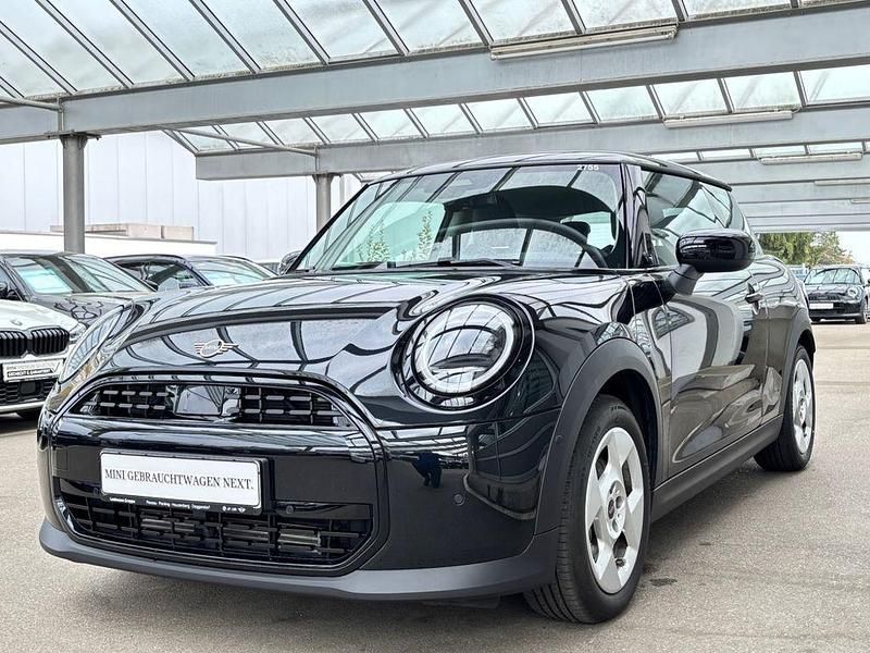 Second-hand Mini Cooper Classic 156 CP (114 kW) 2024 Negru Hatchback