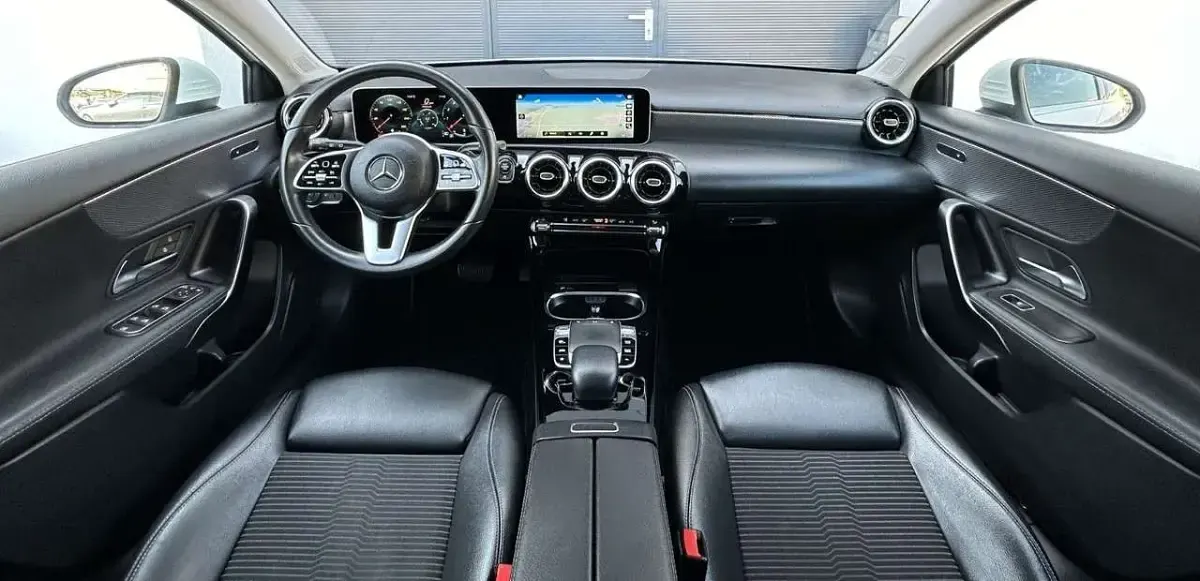 Używany Mercedes A250 Progressive 224 KM (164 kW) 2018 Biały Hatchback