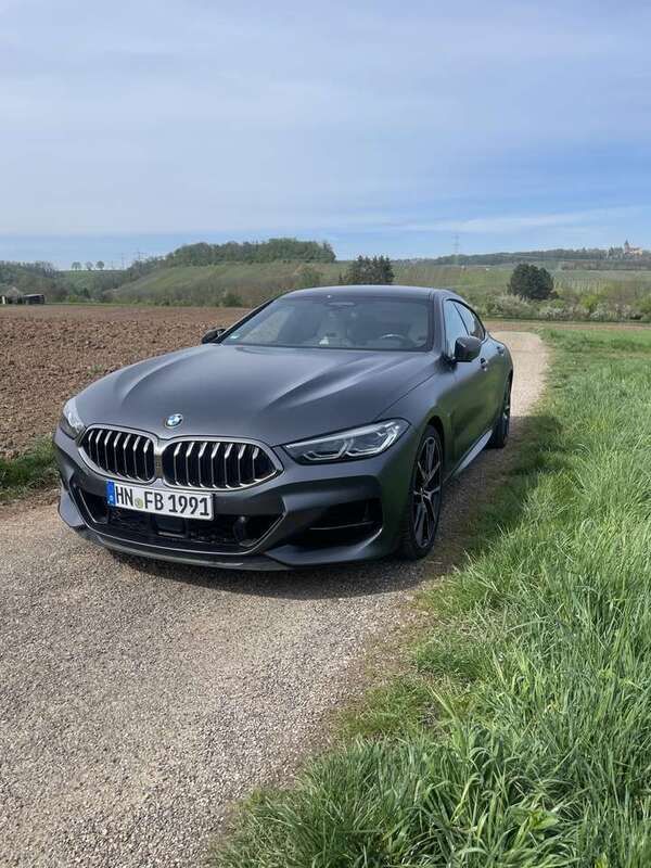 Grau Gebraucht 2020 BMW M850 Performance Coupé | 57.900 € (Fairer Preis) - Bild 1/4