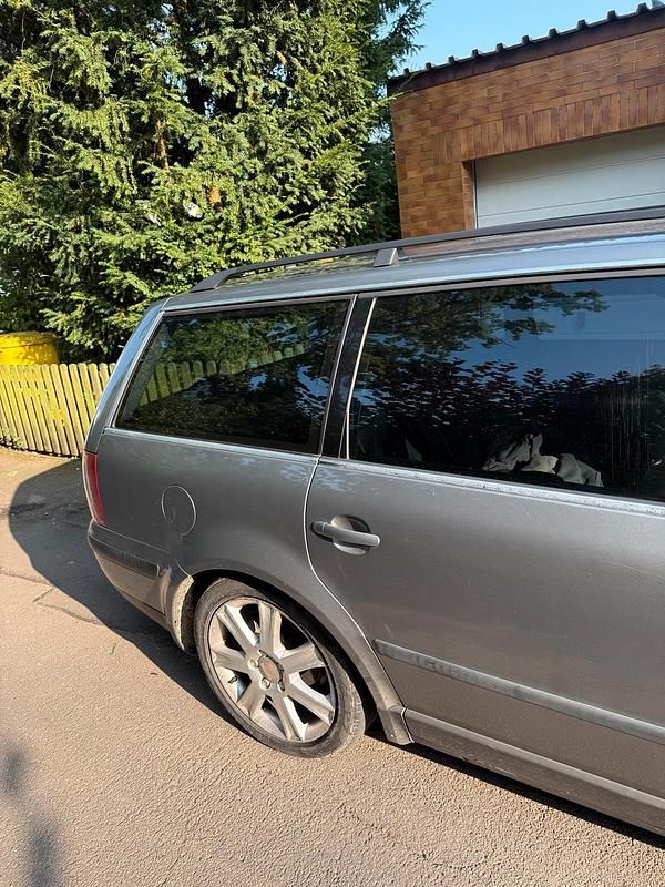 Gebraucht 2001 VW Passat Kombi | 3.000 € (Teuer) - Bild 1/4