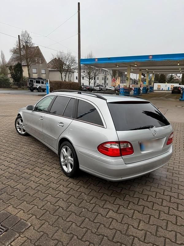 Gebraucht Mercedes E320 Elegance 224 PS (164 kW) 2004 Silber Kombi