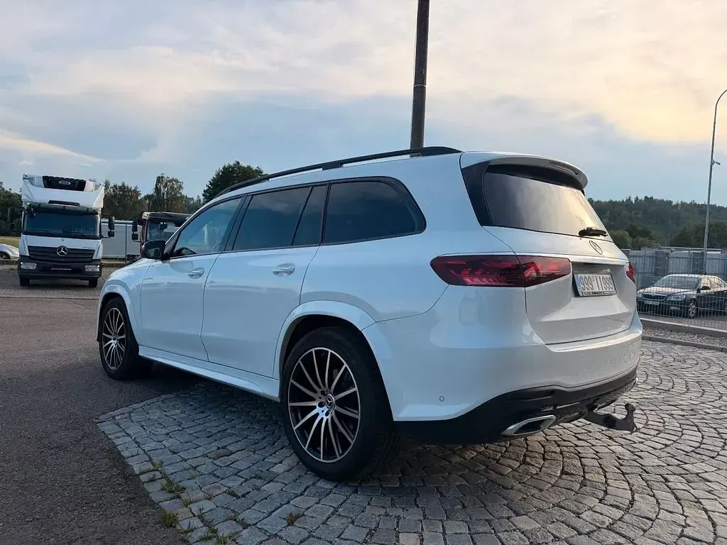 Gebraucht Mercedes GLS450 367 PS (269 kW) 2024 Weiß SUV
