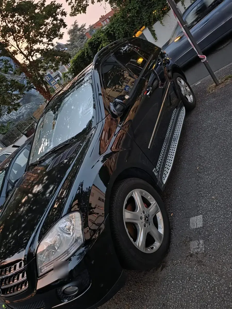 Gebraucht Mercedes ML320 224 PS (164 kW) 2006 Schwarz SUV
