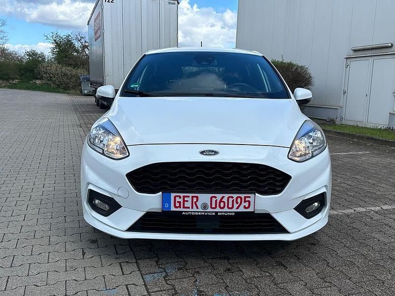 Gebraucht Ford Fiesta ST-Line 101 PS (74 kW) 2018 Weiß Kleinwagen