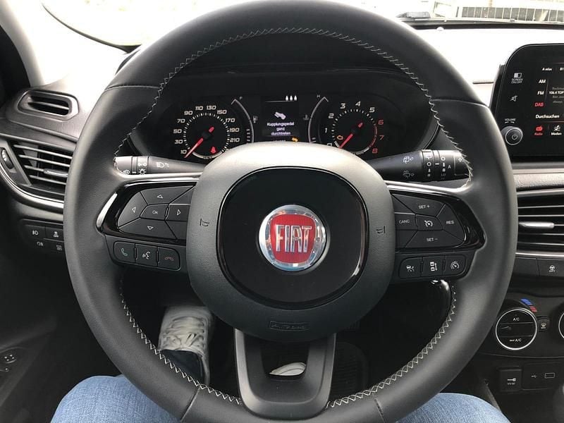 Gebraucht Fiat Tipo 120 PS (88 kW) 2018 Schwarz Kombi