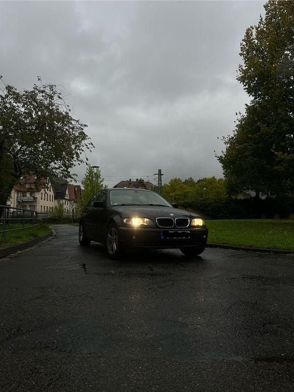 Schwarz Gebraucht 2004 BMW 316 Limousine | 1.600 € (Guter Preis) - Bild 1/4