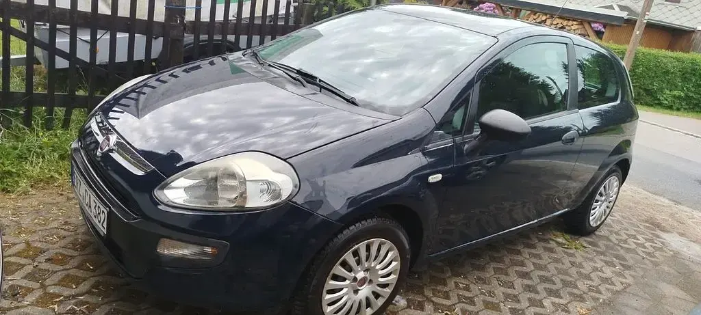 Usata Fiat Punto 68 CV (50 kW) 2010 Blu Utilitaria