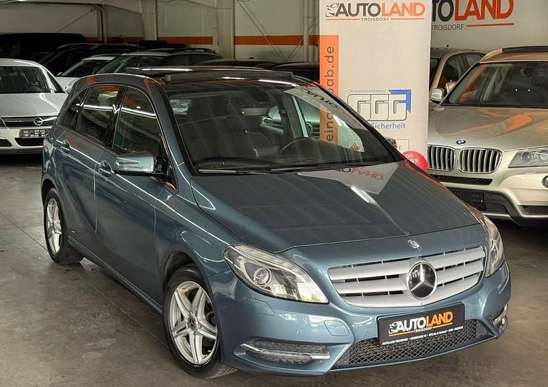 Gebraucht Mercedes B180 109 PS (80 kW) 2013 Blau Van / Kleinbus