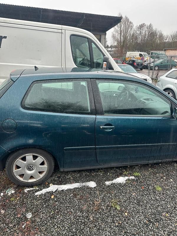 Gebraucht VW Polo 75 PS (55 kW) 2005 Grün Kleinwagen