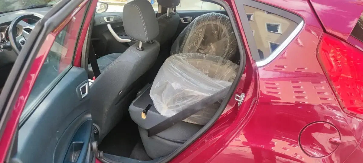 Gebraucht Ford Fiesta Titanium 85 PS (62 kW) 2013 Rot Kleinwagen