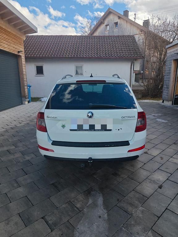 Gebraucht Skoda Octavia Joy 150 PS (110 kW) 2016 Weiß Kombi