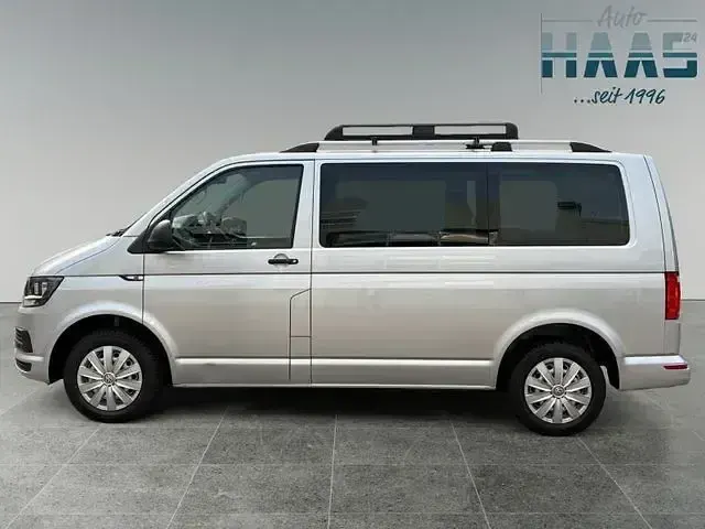 Używany VW Multivan Trendline 103 KM (75 kW) 2016 Srebrny Minivan