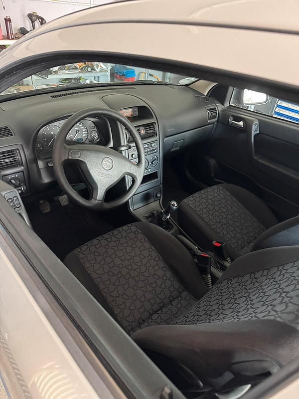 Gebraucht Opel Astra 100 PS (73 kW) 1999 Silber Limousine