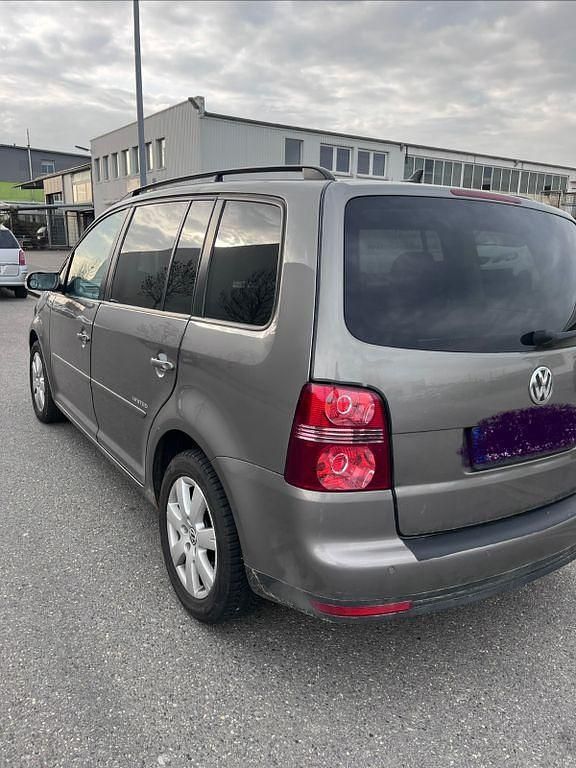 Gebraucht VW Touran 140 PS (102 kW) 2008 Grau Van / Kleinbus