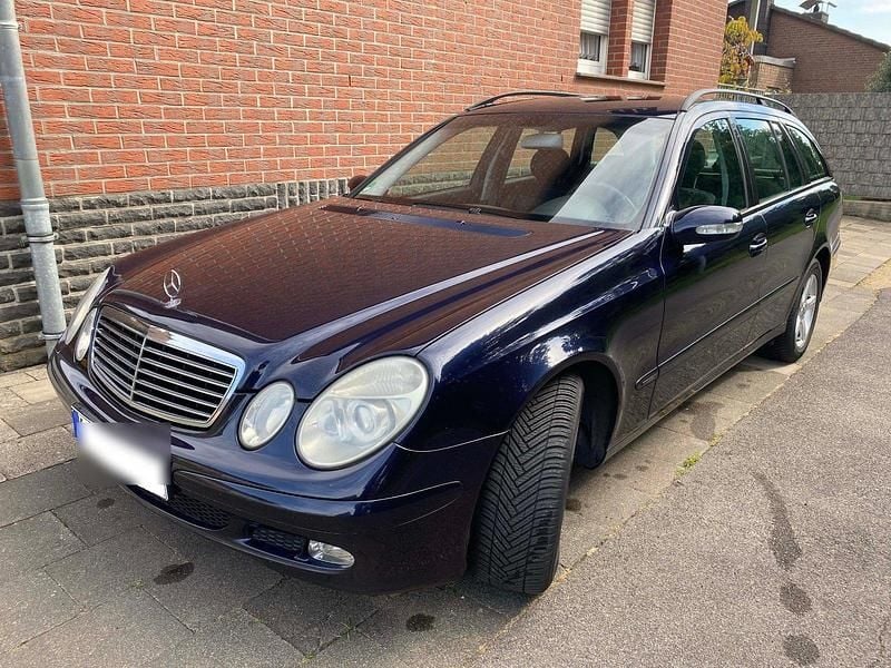 Blau Gebraucht 2003 Mercedes E200 Kombi | 1.200 € (Fairer Preis) - Bild 1/4