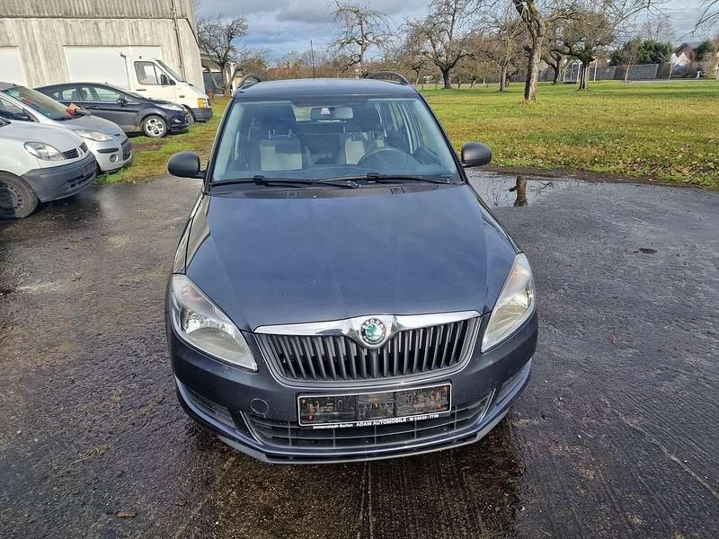 Gebraucht Skoda Fabia Classic 69 PS (50 kW) 2011 Anthracitegrau metallic Kombi