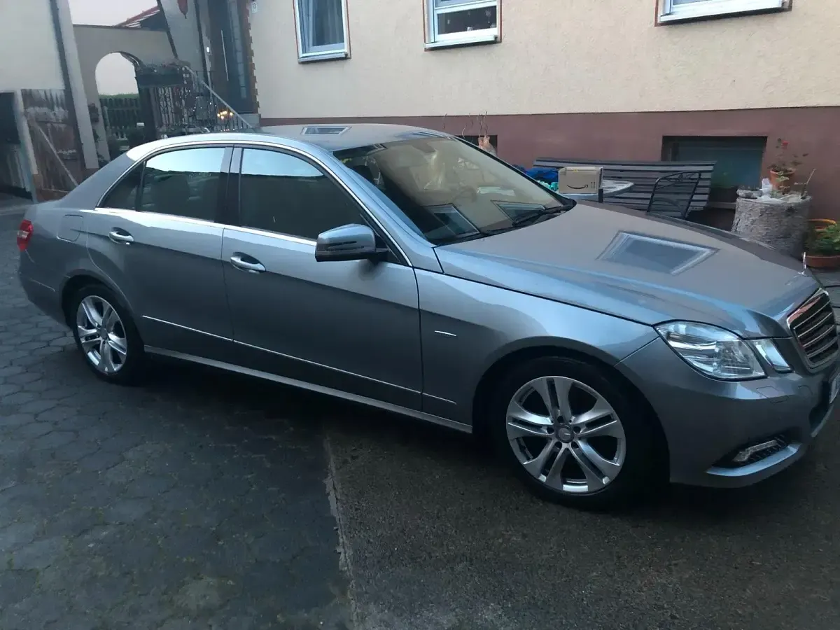 Gebraucht Mercedes E250 204 PS (150 kW) 2009 Limousine