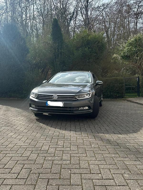 Gebraucht VW Passat 190 PS (139 kW) 2017 Grau Kombi