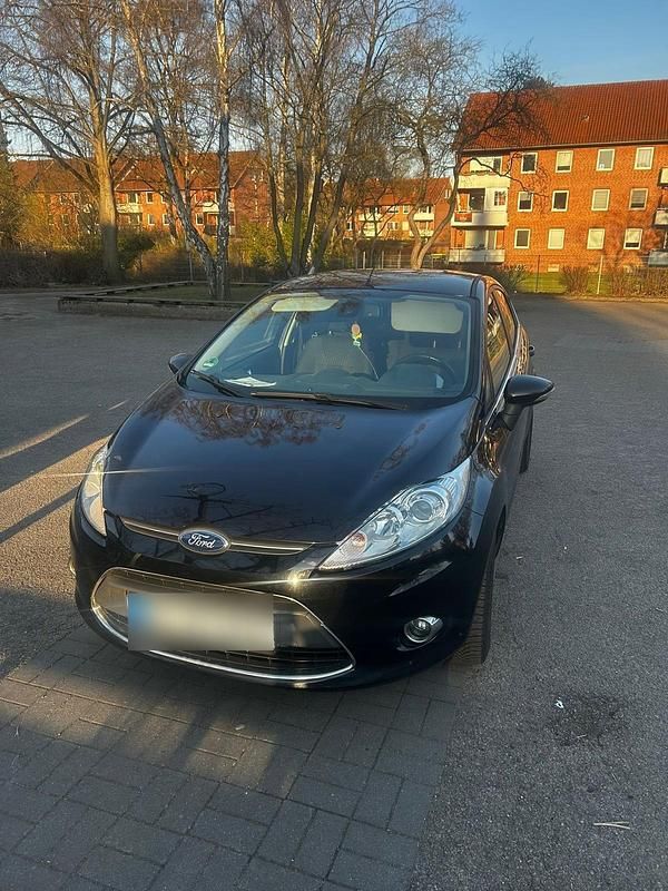 Gebraucht Ford Fiesta 68 PS (50 kW) 2012 Schwarz Kleinwagen
