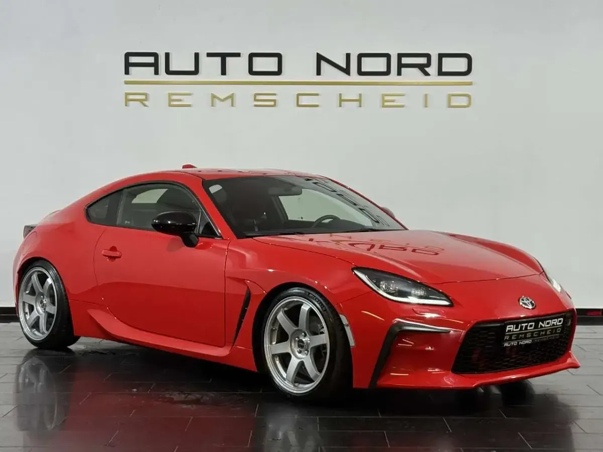 Gebraucht Toyota GR86 Premium 234 PS (172 kW) 2023 Rot Coupé