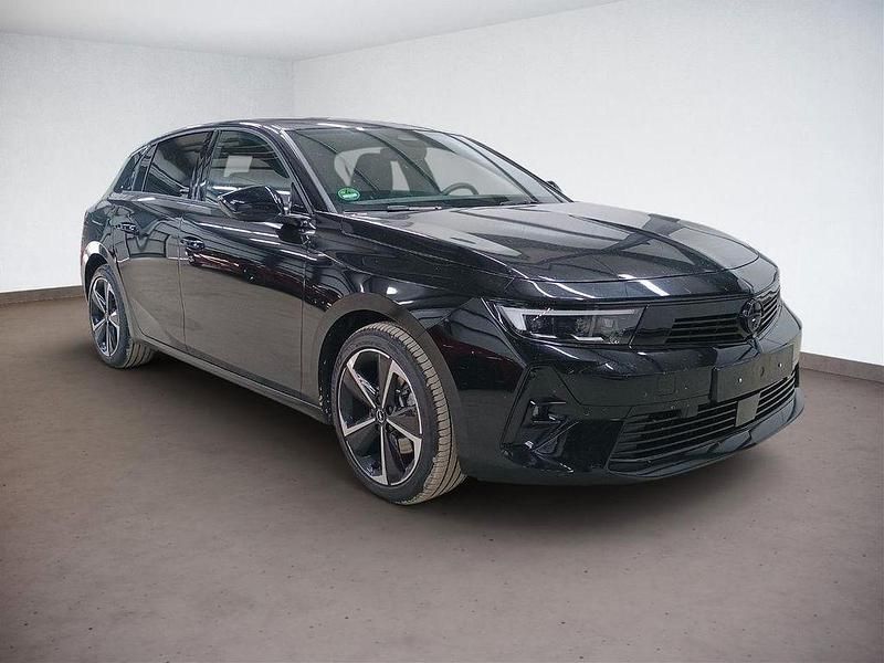 Gebraucht Opel Astra 136 PS (100 kW) 2024 Karbon schwarz metallic Limousine
